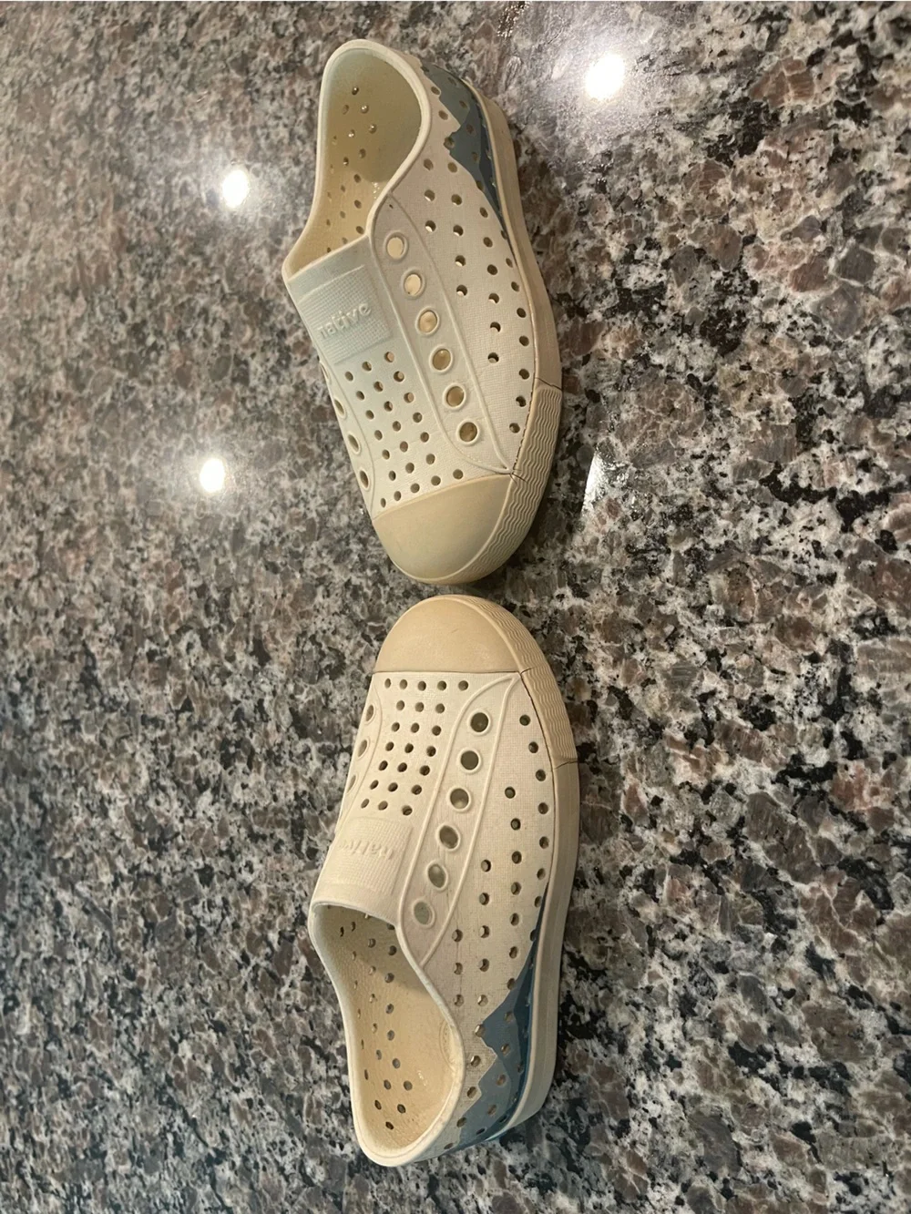Native Kids Slip-On Water Shoes in Cream | size C7